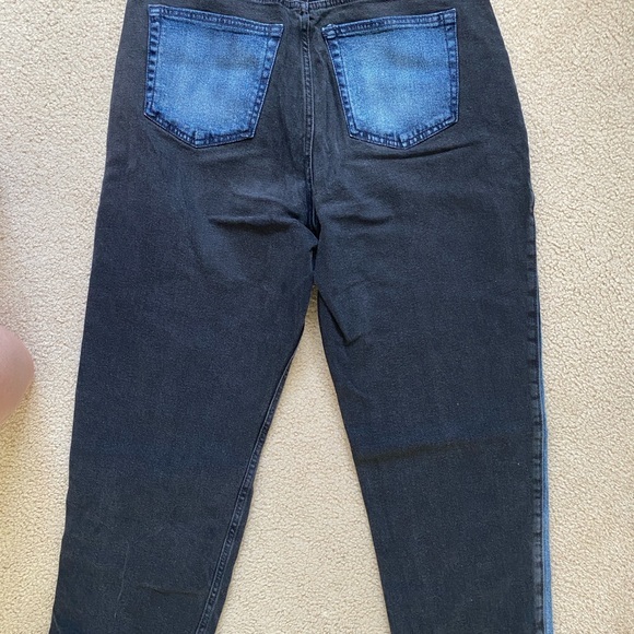 3/$50 Hollister Jeans Curvy Ultra High Rise‎ Vintage Straight multi tone jeans - Picture 3 of 3